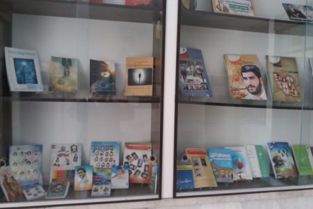 تولیدات فرهنگی مرکز فرهنگی دفاع مقدس در ویترین بنیاد شهید جوین