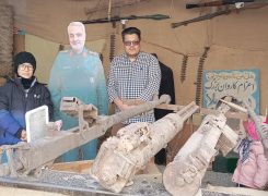 «سلفی»  دانش آموزان در موزه فرهنگی دفاع مقدس جوین